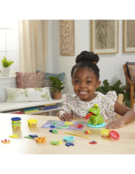 MASAS Y PLASTILINAS PLAY DOH PRIMERAS CREACIONES CON LA RANA Y LOS COLORES