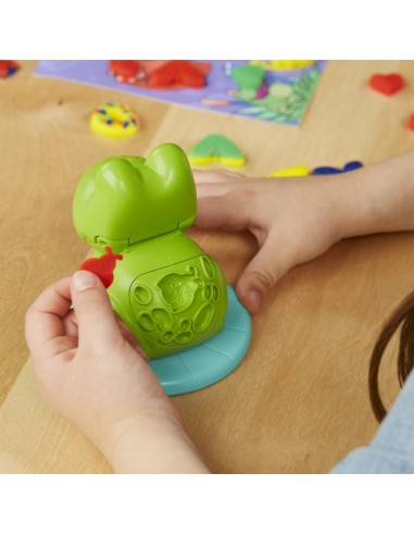 MASAS Y PLASTILINAS PLAY DOH PRIMERAS CREACIONES CON LA RANA Y LOS COLORES