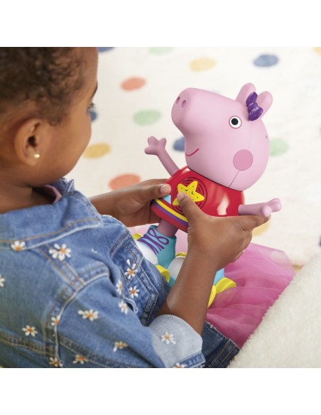 MUÑECA PEPPA PIG PEPPA CLUB PEPPA CANTA Y PATINA
