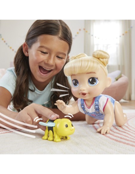 MUÑECA BABY ALIVE GATEA Y JUEGA HARPER HUGS