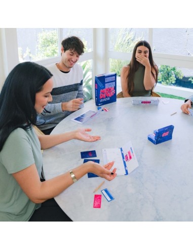 Juego de Mesa Hasbro Games Detalles en Talla
