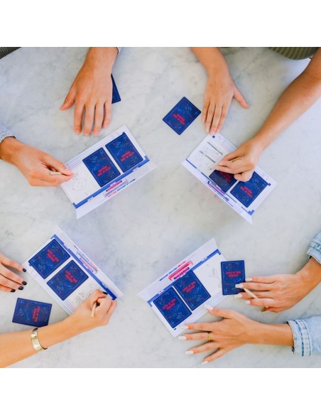 Juego de Mesa Hasbro Games Detalles en Talla Juego de Mesa Hasbro Games Detalles en Talla