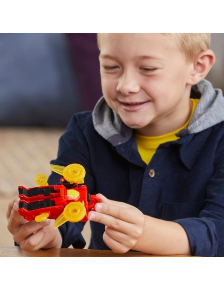 TRANSFORMERS EARTHSPARK, CYBER-COMBINER, TERRAN TWITCH Y ROBBY MALTO